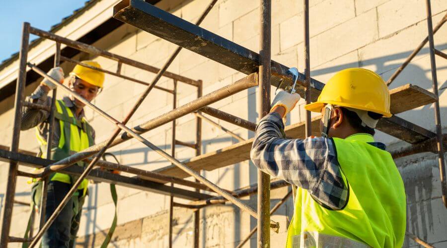 Professional gutter cleaning in Acton, CA